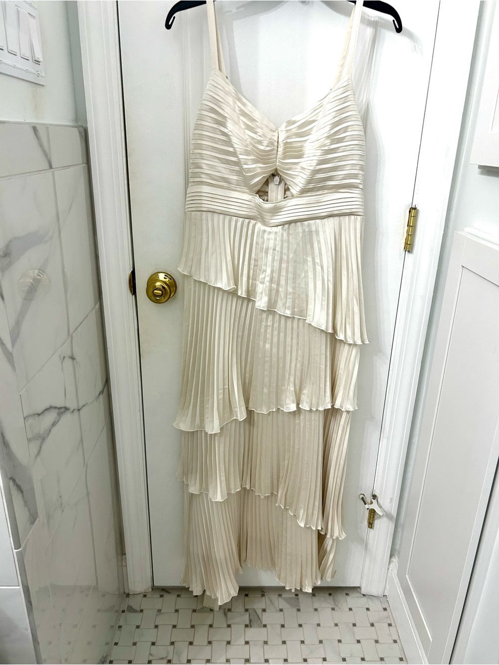 Abercrombie & Fitch New!!! Giselle Pleated Tiered Maxi large - Picture 9 of 9